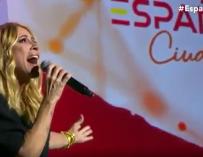 Marta Sánchez canta su versión del himno en un acto de Cs