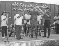 Un joven Miguel Díaz-Canel junto a Fidel Castro