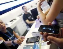 Telefónica pierde 60.000 líneas de móviles en mayo en España