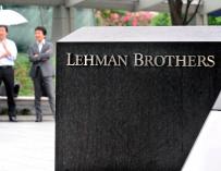 Cinco años después del colapso de Lehman, la banca sigue entrañando riesgos