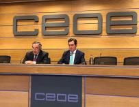 El presidente y vicepresidente de la CEOE, Juan Rosell y Antonio Garamendi