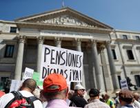 Protestas pensiones ante el Congreso / EFE