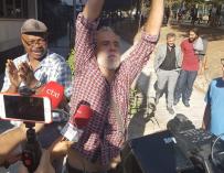 El actor Willy Toledo sale de los juzgados de Plaza de Castilla (Madrid) tras se