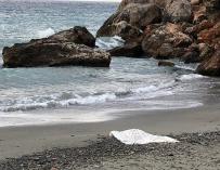 Fotografía mujer muerta en la playa de La Herradura, Granada