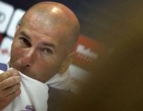El exentrenador del Real Madrid, Zinedine Zidane. JAVIER LIZÓN (EFE)