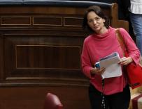 La diputada de Podemos Carolina Bescansa, sustituida en la Comisión Constitucional del Congreso por la portavoz del partido, Irene Montero (EFE/Chema Moya)