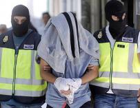 Detención de un presunto yihadista en España en 2015. C. ROSILLO / EFE