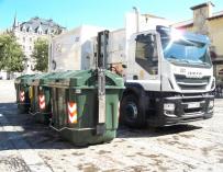 Ayuntamiento de León adquiere un camión de carga lateral y 256 contenedores de basura por valor de más de 400.000 euros