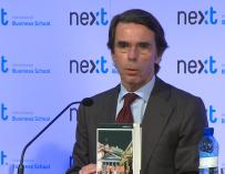 Aznar se ofrece para ayudar a unir el centro derecha