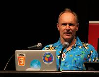 Tim Berners-Lee durante una conferencia en 2013. / Kristina D.C. Hoeppner
