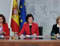 Isabel Celaá, María Jesús Montero y Nadia Calviño durante el Consejo de Ministros