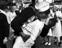 Muere la enfermera del beso que fue símbolo del fin de la II Guerra Mundial