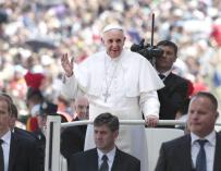El Vaticano asegura que el papa no realizó un exorcismo sino que sólo rezó por un enfermo