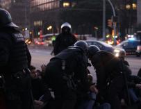 Los Mossos actúan en la avenida Diagonal de Barcelona por la huelga