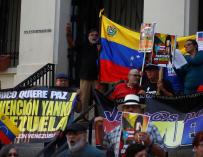 Numerosas personas se manifiestan en Venezuela por el colapso del país