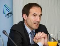 Manuel Menéndez informa al consejo de administración de Caja Cantabria de la nueva fusión de Liberbank