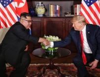 Kim Jong-Un y Donald Trump, en su primera reunión. EFE
