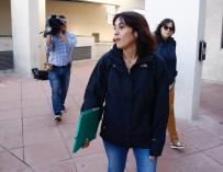Juana Rivas llegando al juzgado para recoger su sentencia condenatoria