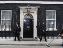 Cameron y su familia pasan su primera noche en Downing Street