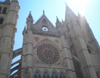 La entrada a la Catedral de León costará cinco euros desde hoy para recaudar unos 800.000 euros anuales