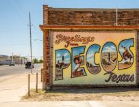 Mural a la entrada de Pecos, Texas / Kent Kanouse