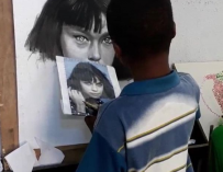 El niño nigeriano de 11 años que emociona al mundo con sus obras de arte