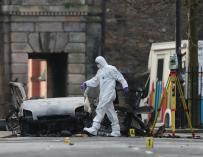 El coche bomba que estalló en la noche del sábado junto a los juzgados de Londonderry/Derry (Niall Carson/PA Wire/dpa/Europa Press)
