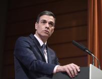 Sánchez descarta una tasa a la banca tras una entente con Santander, Caixa y BBVA