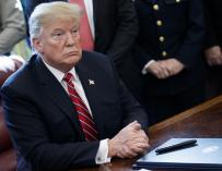 Trump decreta el primer veto de su presidencia por el muro en la frontera sur (EFE)