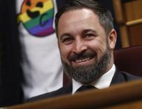 Diputados del PSOE se visten con el 'fantasma gay' de Vox en la constitución del Congreso