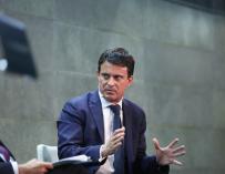 El candidato a la Alcaldía de Barcelona, Manuel Valls, interviene en Madrid en u