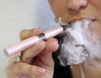 Los médicos piden al Senado la prohibión del  cigarrillo electrónico en la hostelería