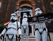 Manifestantes contra Boris Johnson piden que Darth Vader sea primer ministro