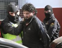 Hamed Abderrahaman Ahmed, el 'talibán español', cuando fue detenido. /EFE