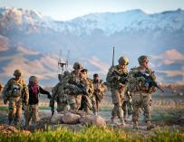 Soldados estadounidenses en Afganistán (Foto: Sgt. Michael MacLeod)