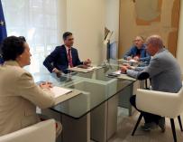 Fotografía reunión Sánchez con sindicatos agosto 2019 / EFE