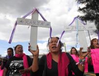 Mujeres protestan contra los feminicidios en Ecatepec. / EFE