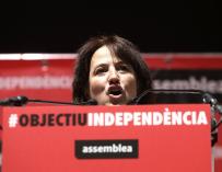 La presidenta de la ANC, Elisenda Paluzei, durante su intervención en la Asamblea General Ordinaria de la ANC en Tarragona. EFE/Jaume Sellart