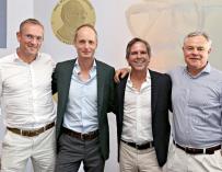 Bob Van Dijk (CEO), Martin Scheepbouwer (clasificados), Alec Oxenford (OLX) y Koos Bekker (presidente).