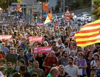 Manifestación independentista en Sabadell por los CDR. / EFE