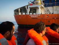 Migrantes rescatados por el buque Aquarius