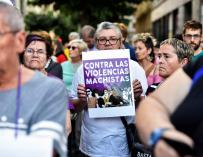 Concentración convocada por la asociación feminista Gafas Moradas este lunes en la Plaza Moyúa de Bilbao