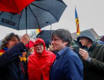 Puigdemont rechaza responder a la prensa en una concentración en Waterloo. /EFE/Julien Warnand