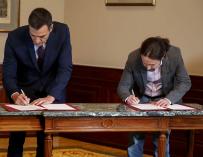 Firma del acuerdo entre Sánchez e Iglesias