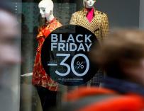 Santander, Bankia, ING... Los bancos ya lanzan sus 'ofertas de dinero' ante el Black Friday