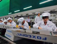 Foxconn, fabricante de los iPhones e iPads, sube los sueldos en China