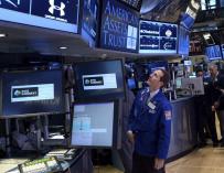Wall Street se dispara a máximos de cinco años y roza su récord histórico
