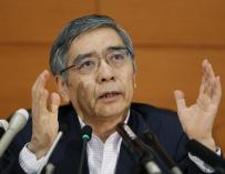 El Banco de Japón mantiene los estímulos y atisba el fin de la deflación