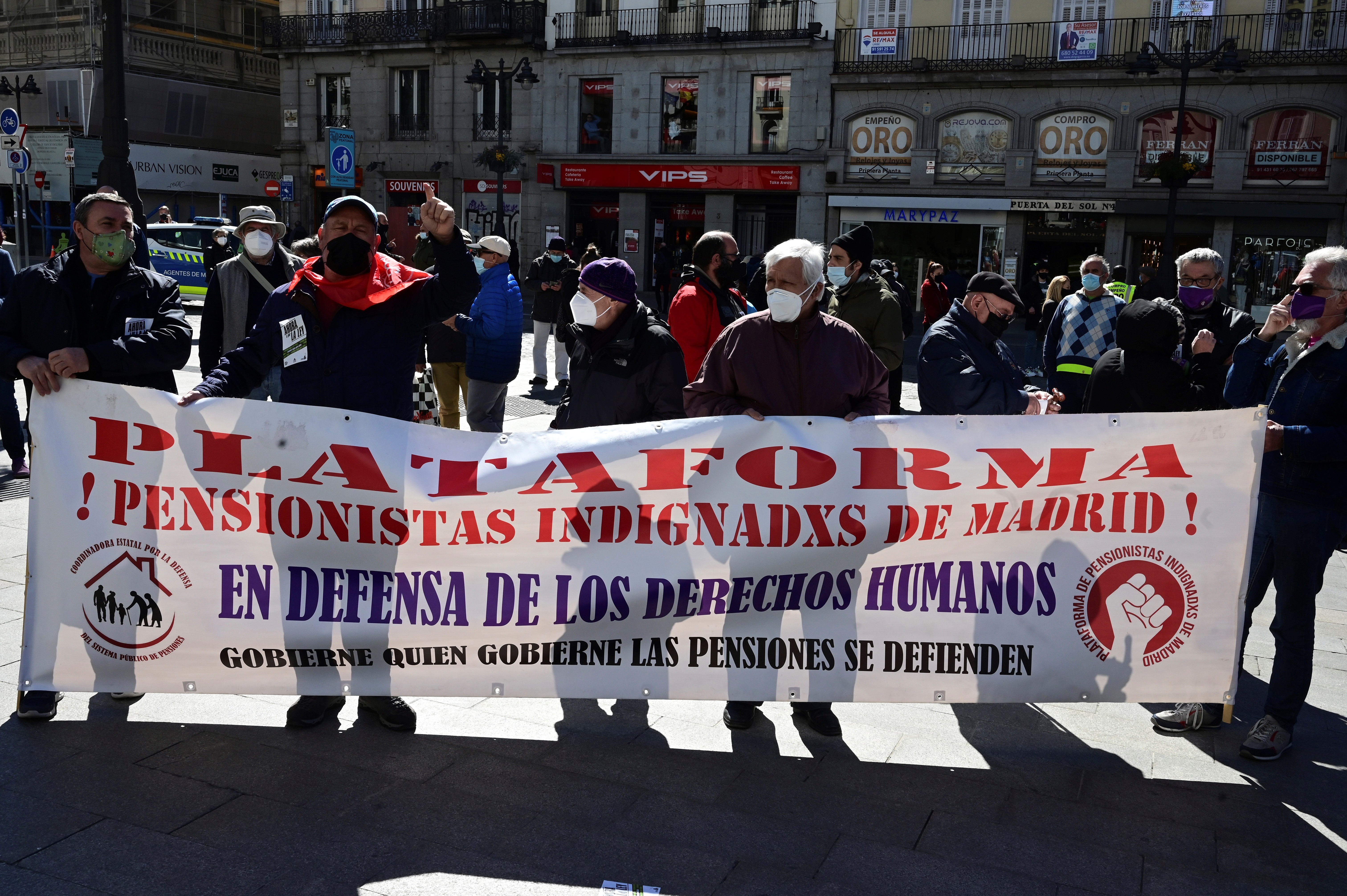 Manifestación convocada por la Coordinadora General de Pensionistas de Madrid en defensa del Sistema Público de Pensiones, este sábado, en la Puerta del Sol de Madrid.